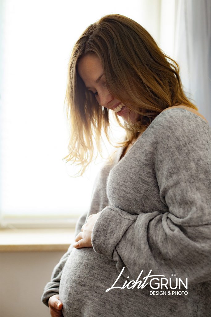 Babybauch/Pregnant Fotoshooting - by Lichtgrün - Design & Photo, Linda Mayr - Mondsee