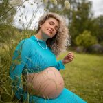 Babybauch/Pregnant/Schwangerschaft Fotoshooting in der Natur - by Lichtgrün - Design & Photo, Linda Mayr - Mondsee